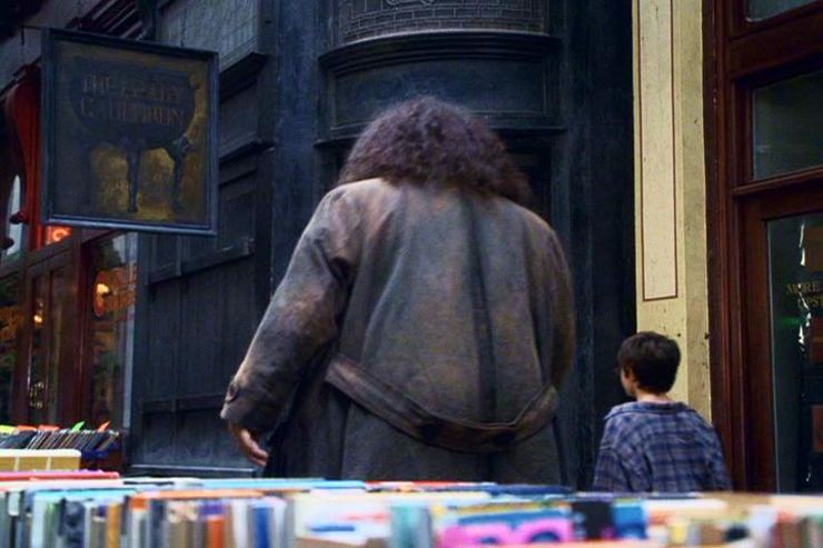 fantasy bars taverns Leaky Cauldron Harry Potter