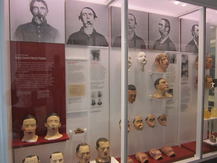 weird creepy museums