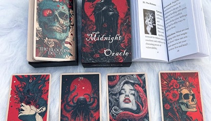 Photo of Midnight Oracle deck. 