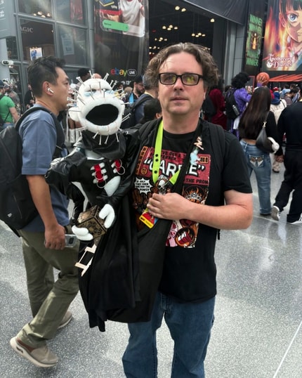 pinhead-puppet_nycc-horror-cosplays-2026 Pinhead Puppet