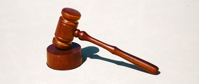 8 Must Read Legal Thrillers to Captivate You With Courtroom Drama