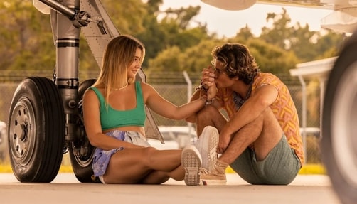 sarah-cameron_john-b-routledge_outer-banks_tv-couples-goals-2026 Sarah Cameron and John B Routledge from Outer Banks.