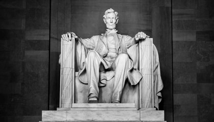 Photo of Lincoln Memorial.