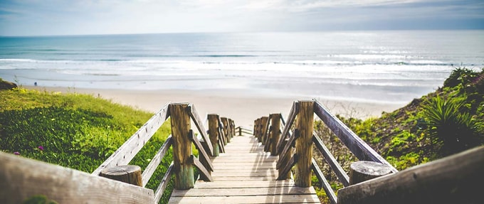 summer-science-fiction-2026 steps down to the beach