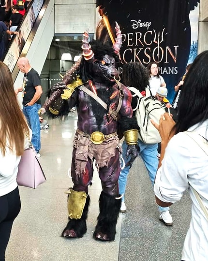 the-minotaur-oni__nycc-horror-cosplays-2026 The Minotaur Oni from Dead by Daylight cosplay