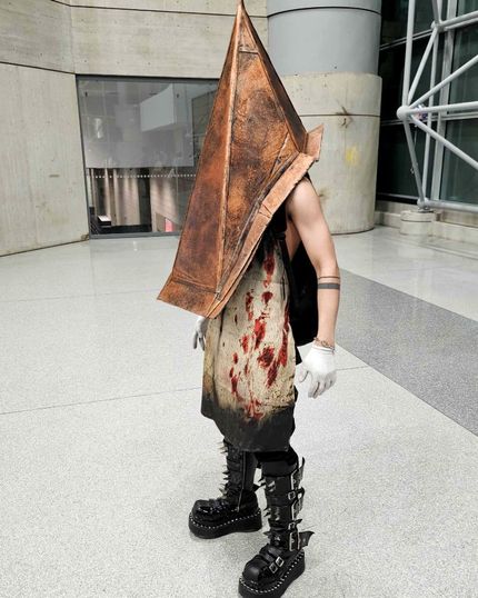 Pyramid Head cosplay