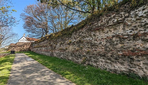 Photo of Roman City Wall.