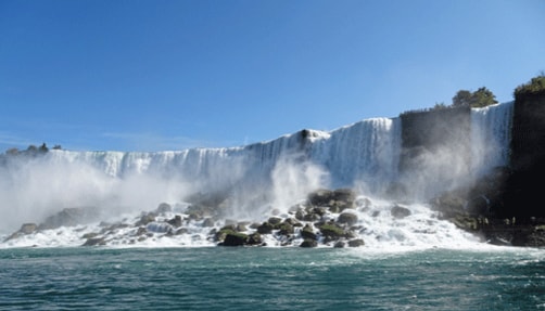 Photo of Niagara Falls.