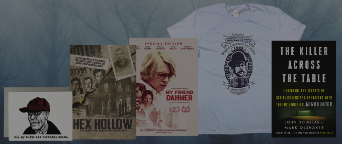 truecrimebookbundlegiveaway_featuredark killer true crime gift bundle