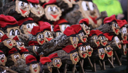 Photo of the Catalan tradition, caga tió. 