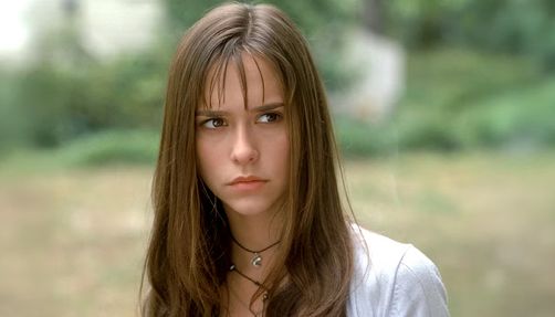 Jennifer Love Hewitt as Julie James