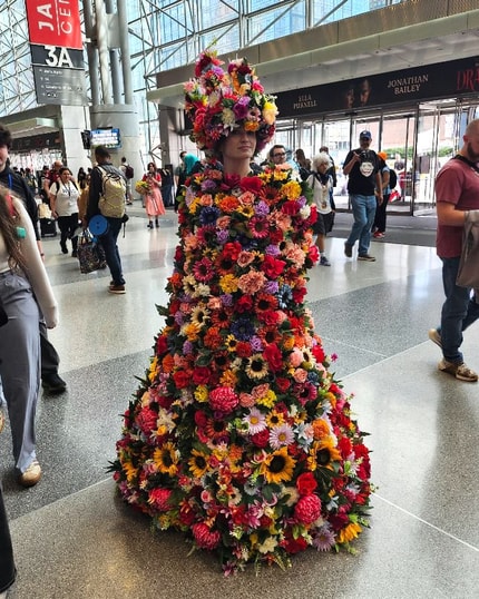 midsommar_nycc-horror-cosplays-2026 Dani Ardor from Midsommar cosplay