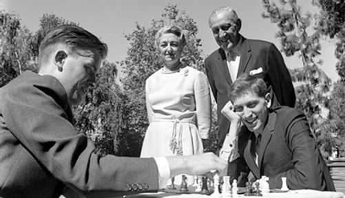 Bent Larsen and Bobby Fischer playing chess in 1966.