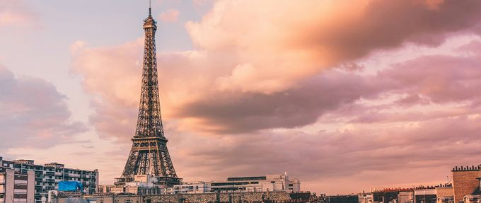 9 Captivating and Immersive Books Set in France